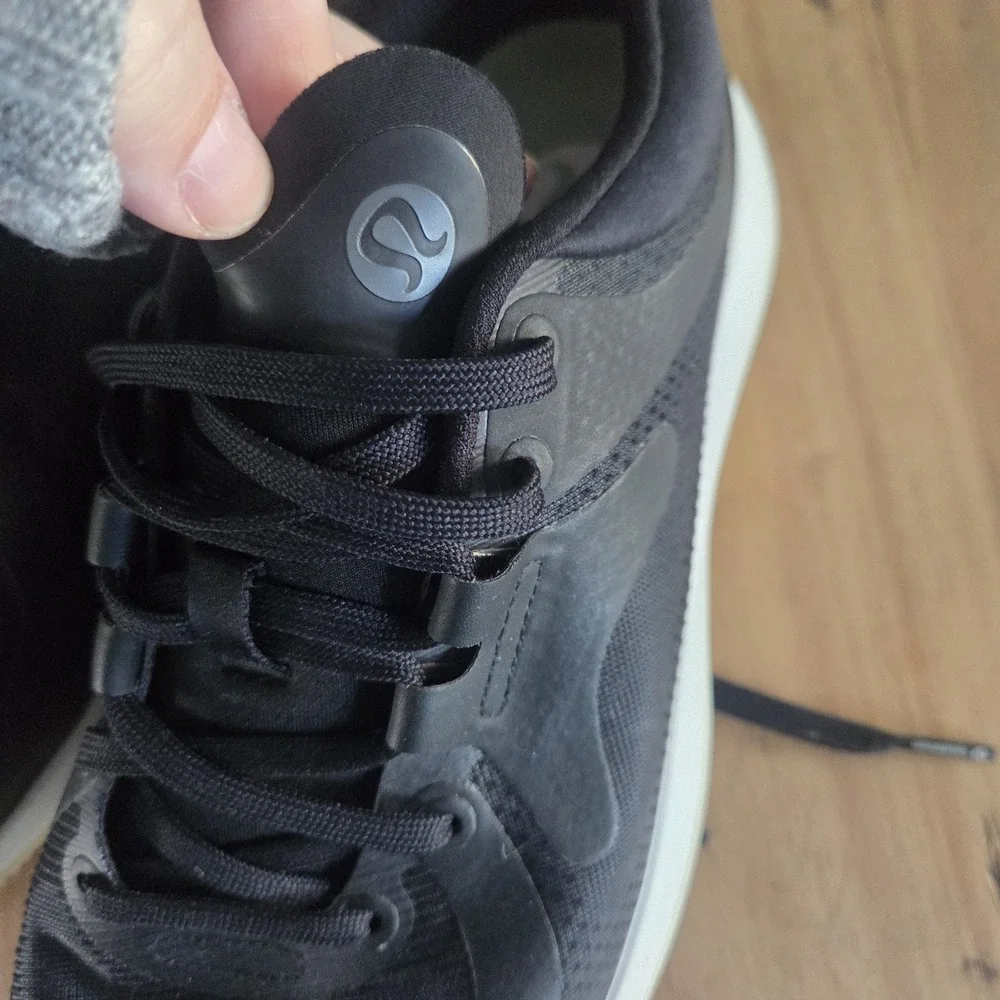 Lululemon Women's Strongfeel Training Walking Jogging Shoes - Black Size 8.5